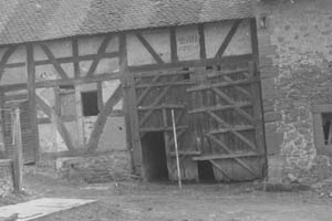 6. Windschiefe Scheune