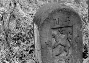 56. Diverse Grenzsteine